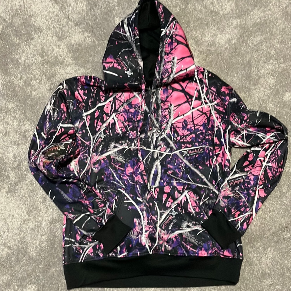 “Muddy Girl” hooded sweatshirt, size Xlarge